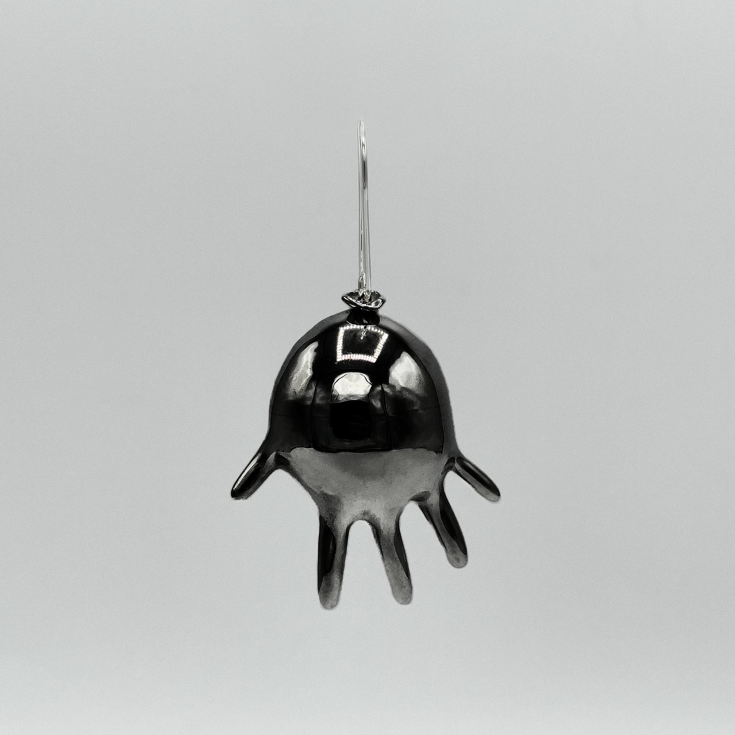 GLOVE BALLOON SINGLE EARRING