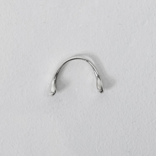 SWIM NOSE CUFF on its own: polished 925 sterling silver U-shaped cuff on a white background